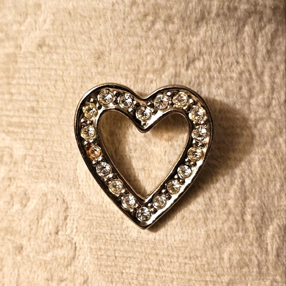 AVON Silver Heart Pin Brooch with Rhinestone Accents P1P14